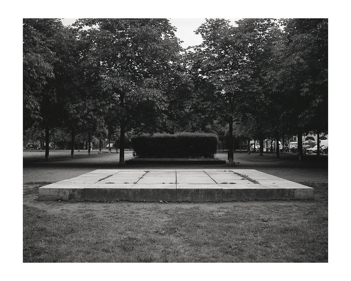 Empty Pedestal, Berlin, 2012